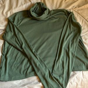 Old Navy Active Crop Turtleneck